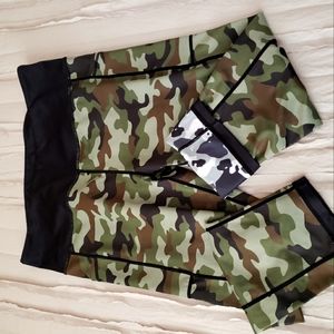 CVG Reversible Camo Capri